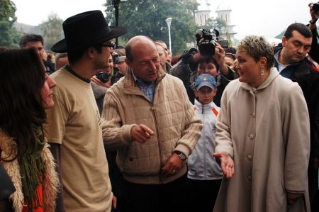 Băsescu: "Maghiarii trebuie să fie uniţi la alegeri"