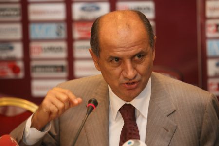 Copos: "Nu mai are cine să pună presiune"