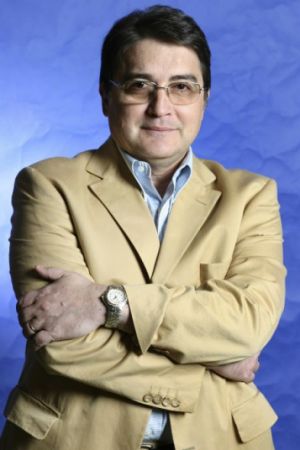 Emil Hurezeanu preia preşedinţia Realitatea-Caţavencu