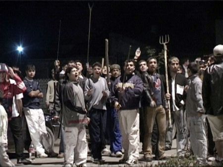 Interlopii, protejaţi de judecători