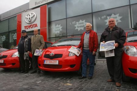 Patru Toyota Yaris pentru patru bărbaţi