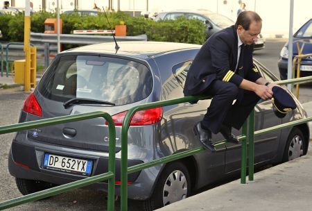 Salariaţii Alitalia, dispuşi să negocieze