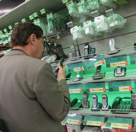 Telefonul fără fir intră tot mai mult în casele românilor