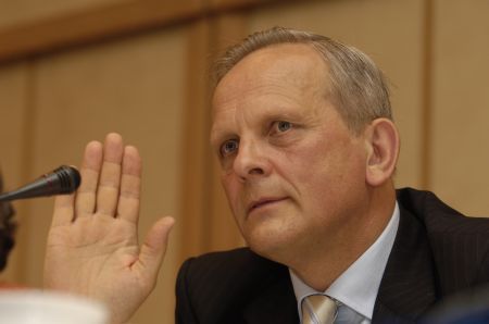 Theodor Stolojan, împins să candideze la parlamentare