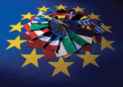 Tinerii, informaţi despre europarlamentarele din 2009