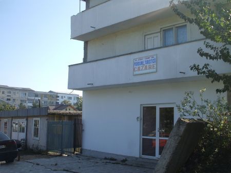 25 de lei ora pentru o cameră în pensiunea folosită de prostituate