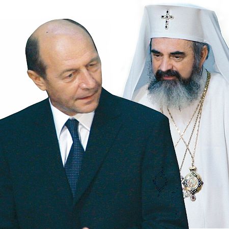 Băsescu primeşte în dar icoane
