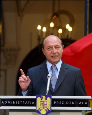 Băsescu rămâne pe poziţii