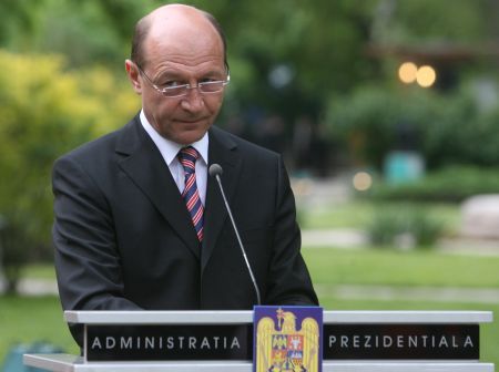 Băsescu: Unul dintre sporturile naţionale este să îţi jigneşti ţara