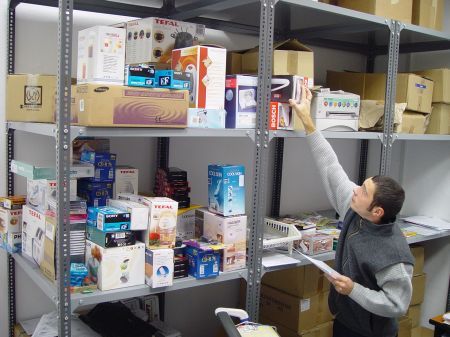 Cumpărăturile on-line cu cardul, aproape dublate