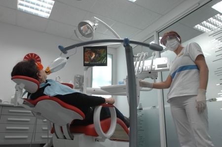 Dinţi salvaţi cu nanomateriale