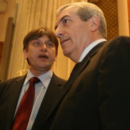Liberalii deschid uşa pentru PDL