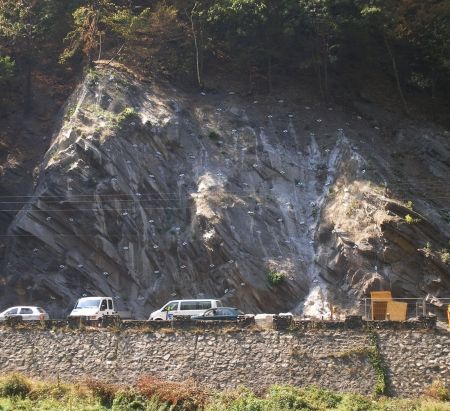 Valea Oltului, fortificată ca în Alpi