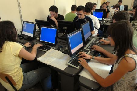 "Calculatoarele tip desktop sunt de o calitate jalnică"