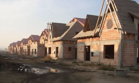 Cartier de vile, la licitaţie