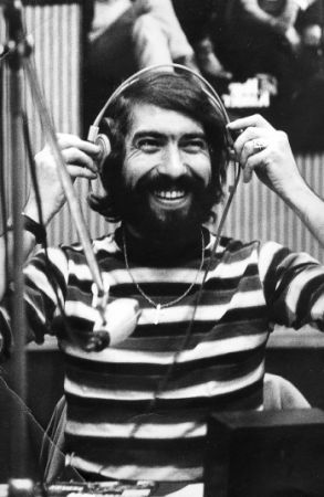 Cornel Chiriac și lupta anti-sistem prin muzică. Românii dădeau sonorul mai tare la Europa Liberă