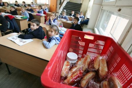 "Lapte şi corn" la pachet cu toxiinfecţia alimentară