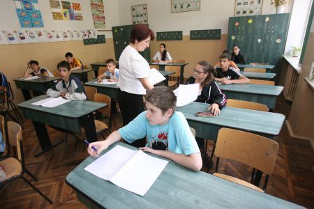 Marţi încep tezele cu subiect unic