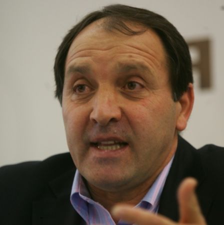 Alegeri cu bătaie la tenis
