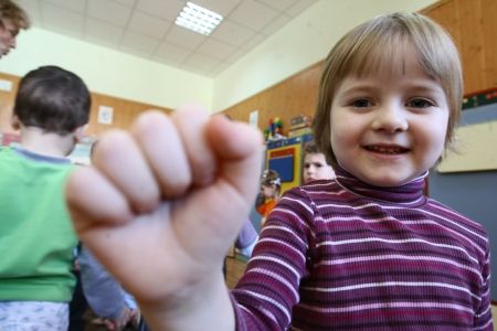 Alocaţiile şi banii bugetarilor s-au blocat pe "ţeavă"