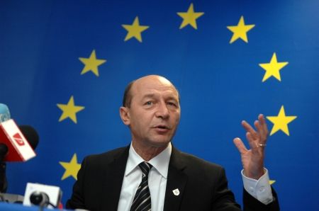 Băsescu pleacă la Consiliul European