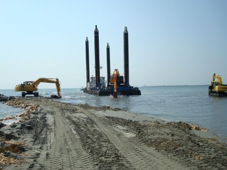 Dinu Patriciu vrea să finanţeze conducta Constanţa-Trieste