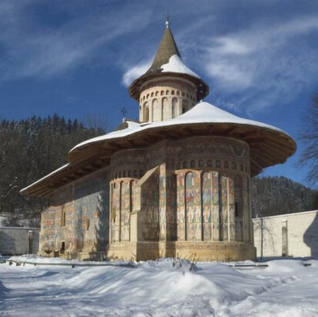 La mănăstiri, de Sărbători