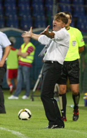 Uhrin, demis de la Timişoara