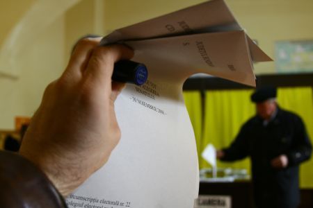 Zeci de fraude electorale, încă niciun vinovat