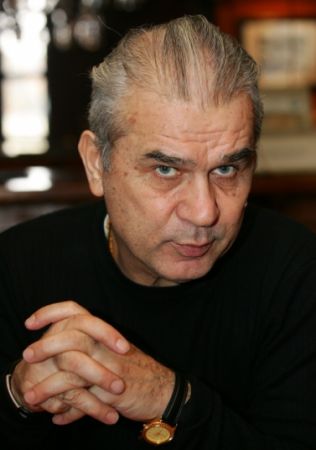 ANGHEL IORDĂNESCU: „Am rupt-o sută la sută cu antrenoratul“