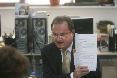 Blaga l-a demis pe directorul Companiei de Investiţii