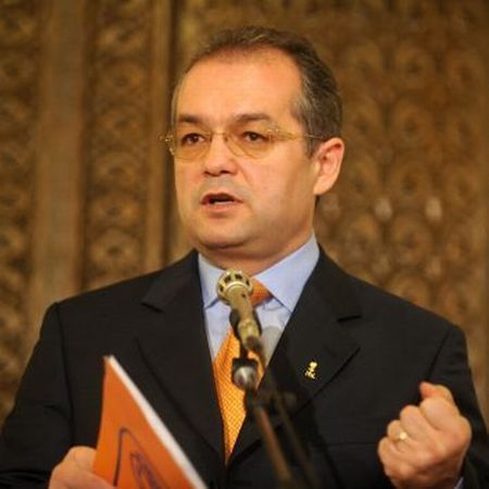 Boc: "Vom pune capăt dezmăţului pe bani publici"