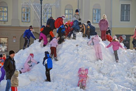 Derdeluşul din Piaţa Mare, bucuria copiilor