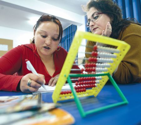 Elevii târzii, „a doua şansă“ la Alfabet