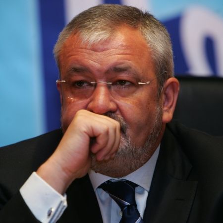 Fondul Proprietatea, curtat de opt investitori