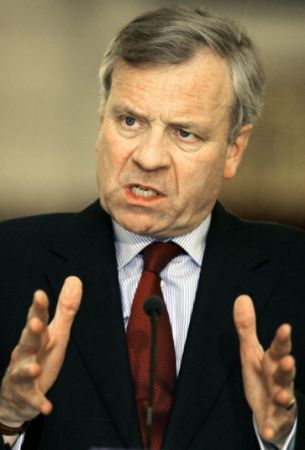 Jaap de Hoop Scheffer pune la zid guvernul afgan, ineficient şi corupt