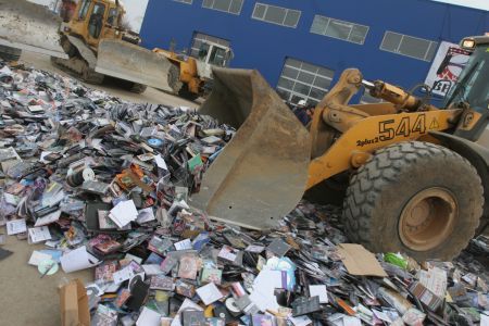 Piaţa muzicii digitale, sufocată de piraterie