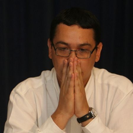 Ponta sare la gâtul democrat-liberalilor