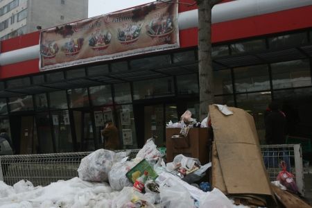 Scad chiriile pentru spaţiile comerciale