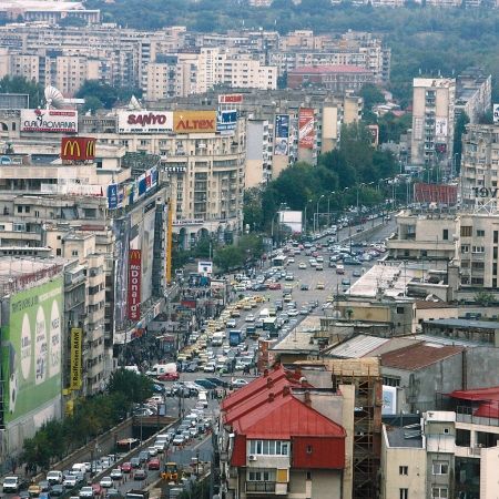 Un chin ce nu se mai sfârşeşte: Bucureştiul nu ne mai încape