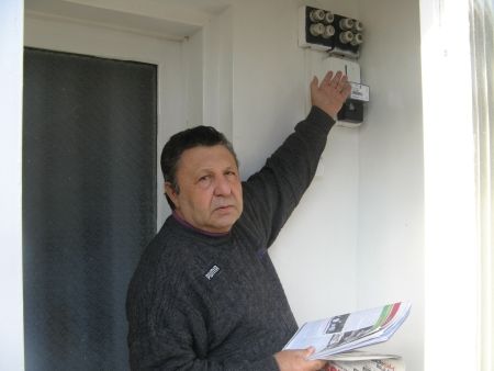 ACUZAŢII: Aparatura care electrocutează