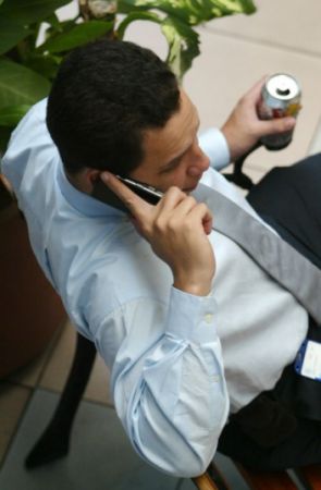 Ascultarea telefoanelor, amânată