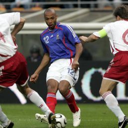 Barcelona îl vinde pe Henry
