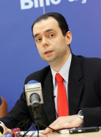 Căruciorul de hipermarket aduce creştere economică