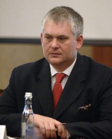 “Decizia Curţii pune lucrurile pe un făgaş normal”