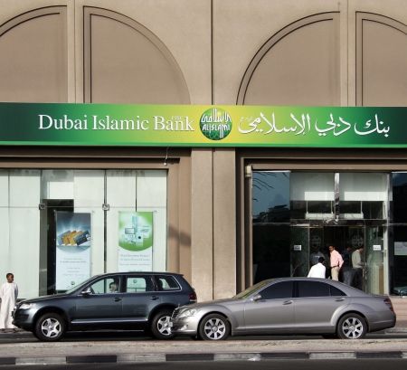 Dubai, paradisul maşinilor abandonate de străini