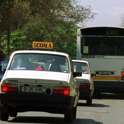 Soacra şefului „Fabricii de permise“, miliardară din pensie