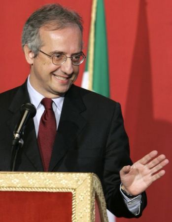 Veltroni a demisionat din partid