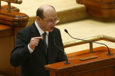 Băsescu îndeamnă la austeritate