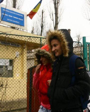 „Chiar vă rugăm să scoateţi istoria!”